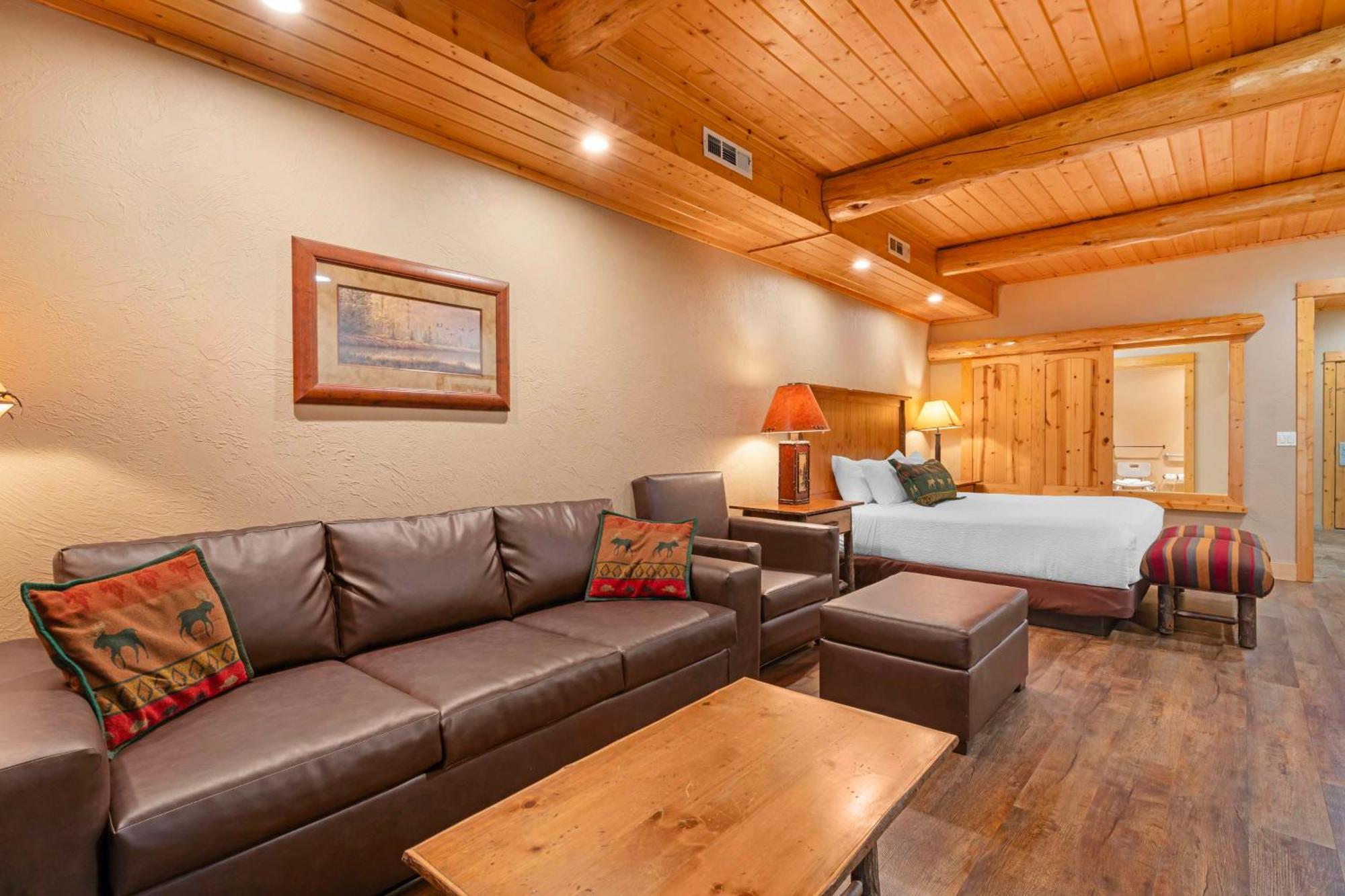 סיסטרס Best Western Ponderosa Lodge מראה חיצוני תמונה
