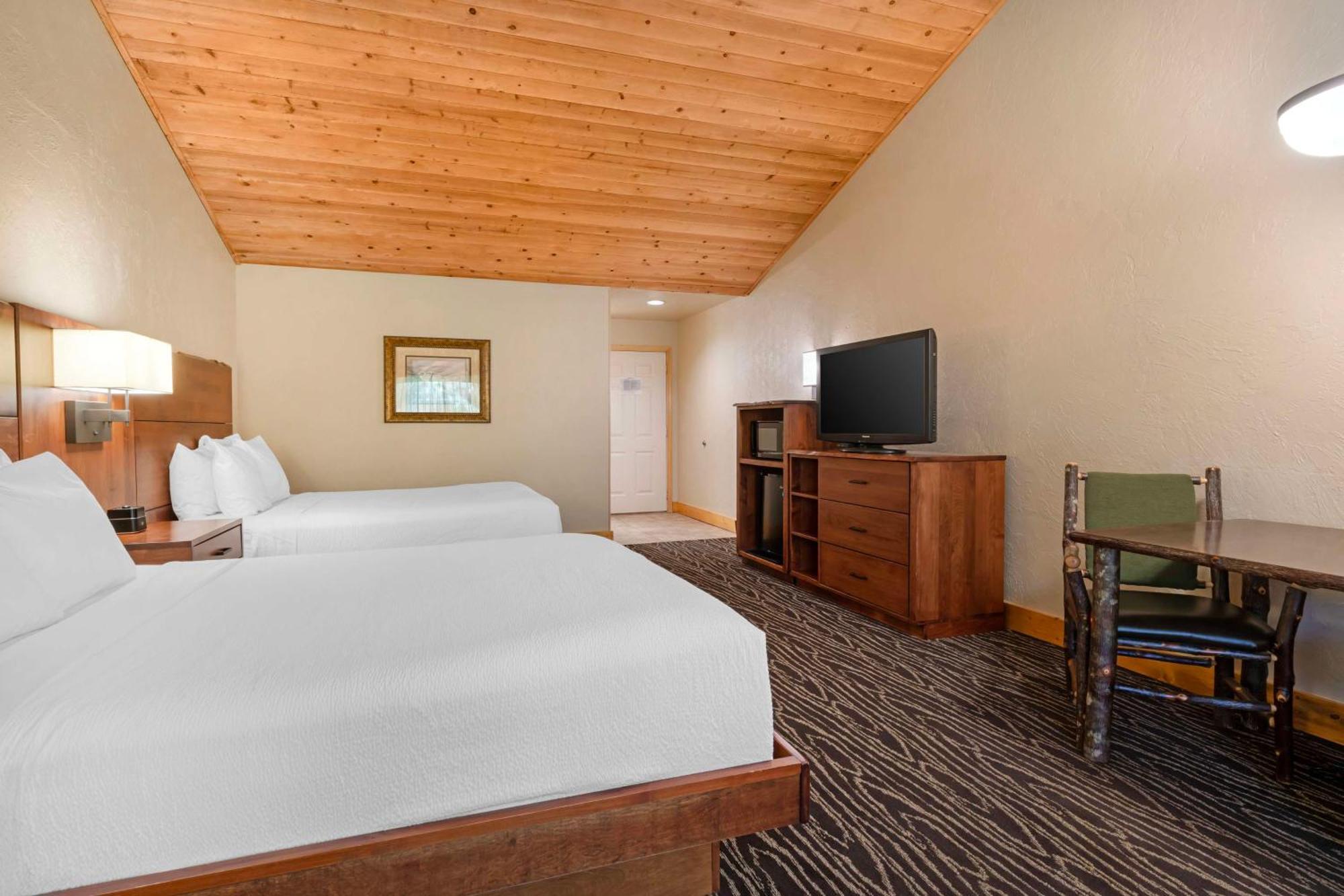 סיסטרס Best Western Ponderosa Lodge מראה חיצוני תמונה