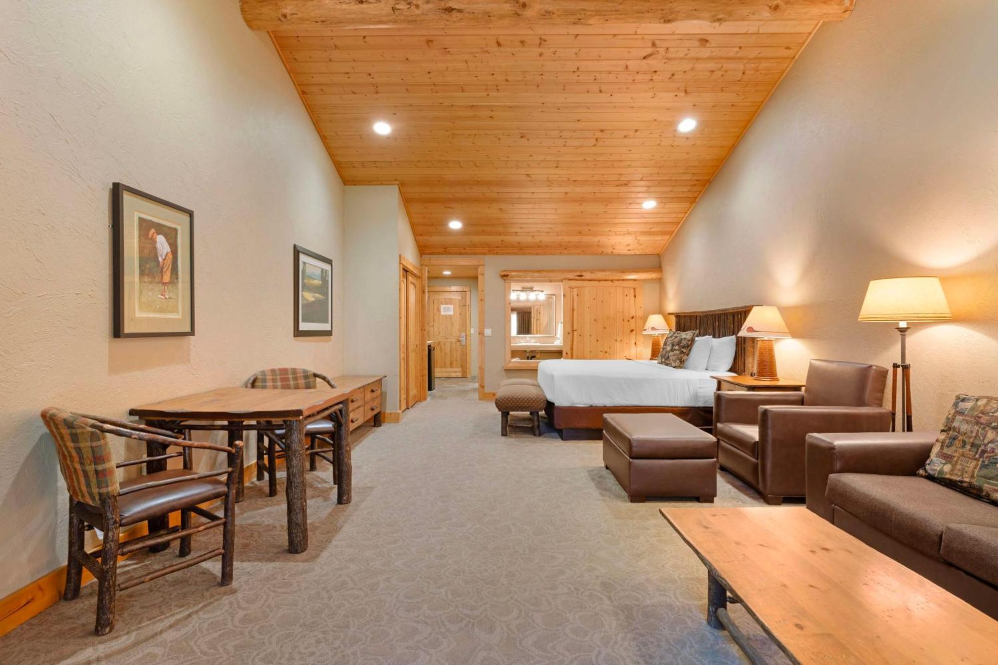 סיסטרס Best Western Ponderosa Lodge מראה חיצוני תמונה